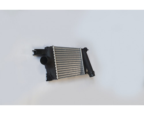 KEMP Радіатор інтеркулер Renault Dacia 1.2 1.5DCI 12