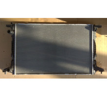 KEMP Радіатор Audi A4 A5 Q5 Q7 1,4TFSI/2,0TFSI/2,0TDI 15 плоскі соти 8W0121251L