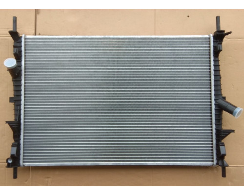 KEMP Радіатор Ford Transit 06-09 2.2-2.4 TDCI мех 695*480 AC+