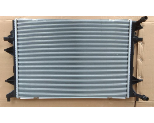 KEMP Радіатор Skoda Oktavia VW Cadi Golf Touran А-3 07 (пл.соти)