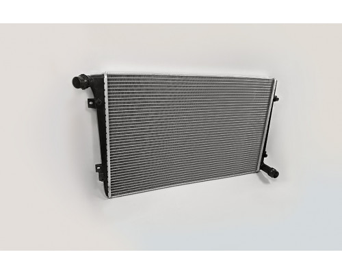 KEMP Радіатор VW Passat 03р. Cadi 3 Touran 1.9TDI 04 650*405 круглі соти