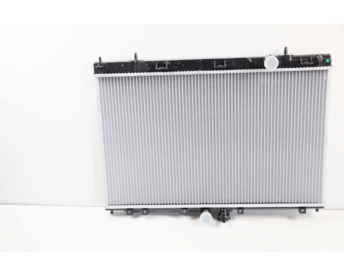 KEMP Радіатор MITSUBISHI OUTLANDER (CU2, 5W) (03-) 425 x 688 x 26 мм плоскі соти