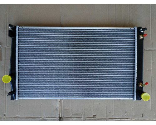 KEMP Радіатор Toyota RAV4 (III (#A30) (06-) 670 x 403 x 20 мм плоскі соти АКПП