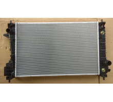 KEMP Радіатор Chevrolet Aveo T300 АКПП АС+/- 11 620 x 395 x 27 мм плоскі соти 606427