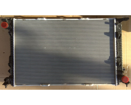 KEMP Радіатор Audi A4 A5 A6 2.7-3.0 TDi 2.8-3.0 TFSi 07-- (плоскі соти)