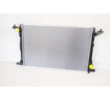 KEMP Радіатор AUDI Q7 2.9-5.5 TOUAREG 17 8W0121251AB