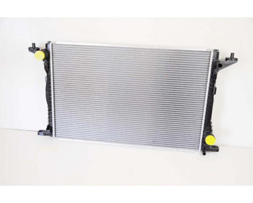 KEMP Радіатор AUDI Q7 2.9-5.5 TOUAREG 17-