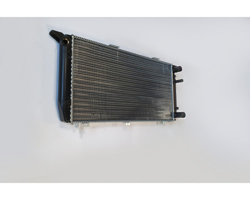 KEMP Радіатор Audi-80 86-94 1,6-2.0 590*310