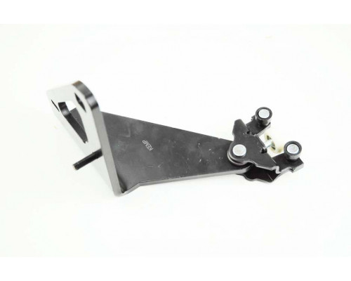 KEMP Кронштейн двері бокової (зсувної) правий нижній trafic 3 з кронштейном