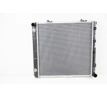 KEMP Радіатор Mercedes W124E 2,0-2,2 84-89 АКПП 485*490 плоскі соти 1245008703