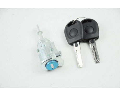 KEMP Личинки замка передніх дверей права Skoda Octavia