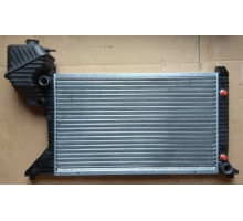 KEMP Радіатор Mercedes Sprinter 208-416 CDI АКП 00-06 р. 680*406*42 Код запчастини: 7764993, 9015003800