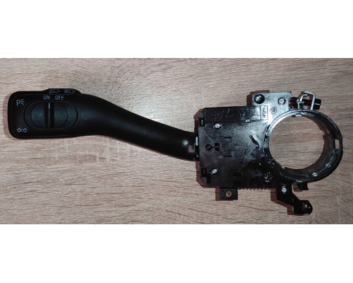 Перемикач поворотів і світла VW Passat В5 Bora Octavia  Seat