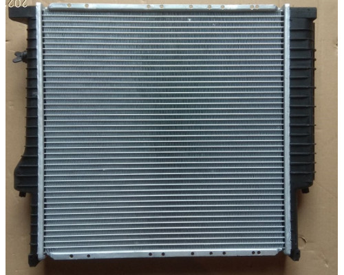 Радіатор BMW E30 320-325 85-91 мех АС+ плоскі соти 440*440