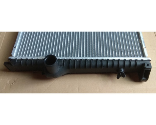 Радіатор BMW E30 320-325 85-91 мех АС+ плоскі соти 440*440