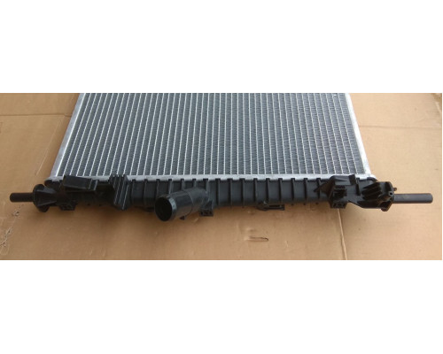 Радіатор Ford Transit 06-09 2.2-2.4 TDCI мех 695*480 AC+