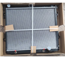 Радіатор Toyota Land Cruiser 200 08-> 590 x 715 x 48 mm плоскі соти