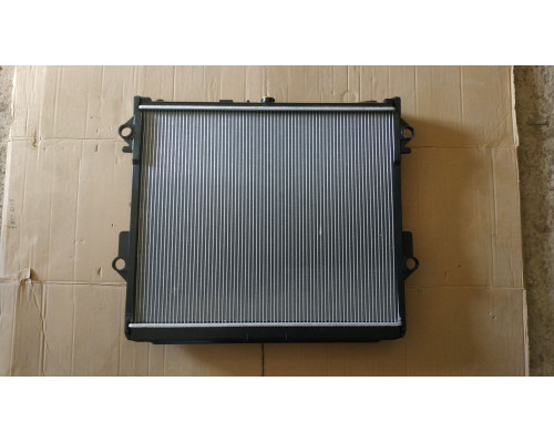 Радіатор Toyota Land Cruiser 200 08-> 590 x 715 x 48 mm плоскі соти