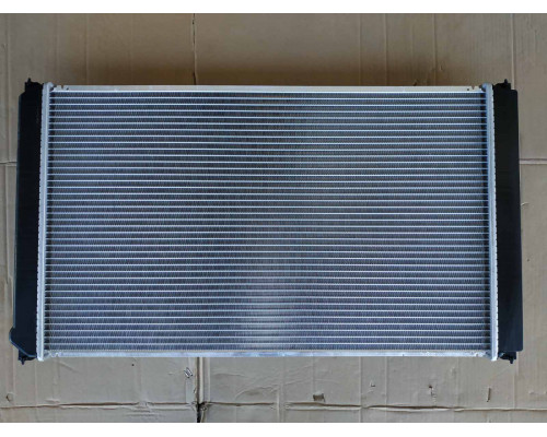 Радіатор Toyota RAV4 ( III (#A30) (06-) 670 x 403 x 20 mm плоскі соти АКПП