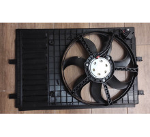 Мотор радіатора Skoda Fabia Praktik Roomster  Volkswagen Polo 09->з дифузором