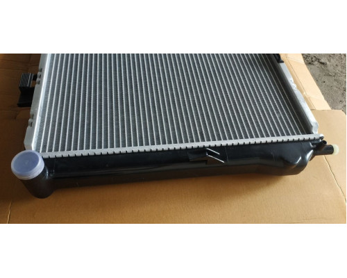Радіатор Mercedes E W210 220-320 95-02г.АКП 640*492 плоскі стільники